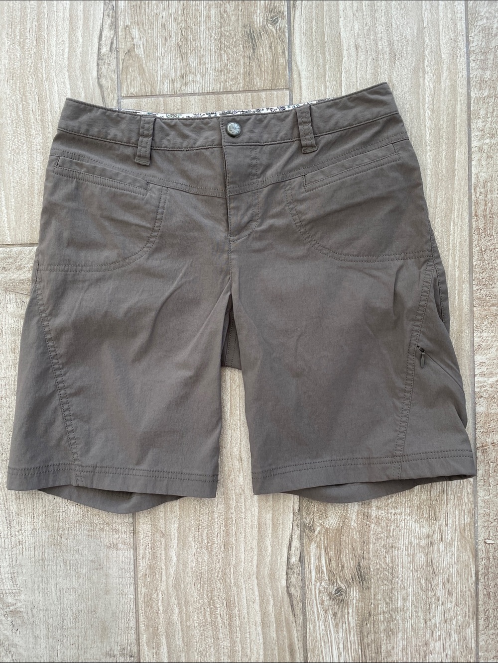 Athleta brown Dipper shorts, size 6